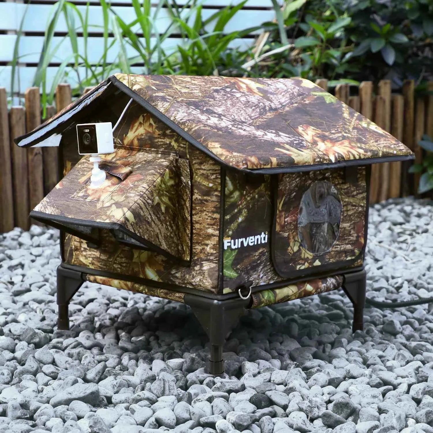 Omni-Climate  Rooftop Outdoor Cat House Leaves